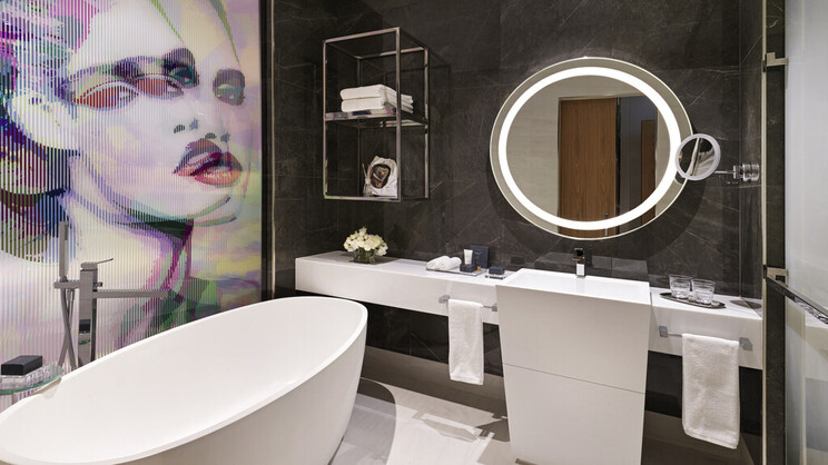 Signature King with Balcony